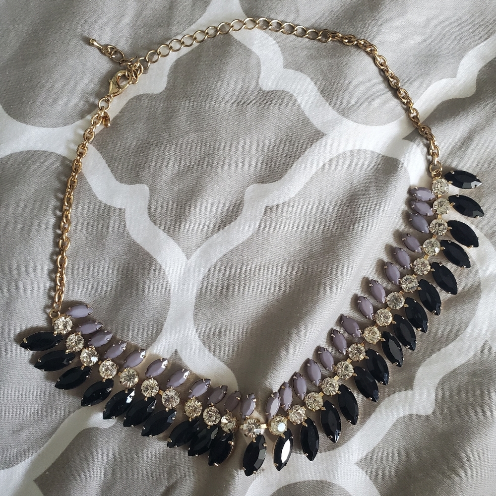 Bold Fashion Feather Necklace